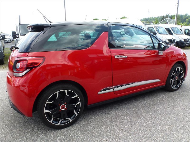 Citroën DS3 1,6 16V VTi THP SportChic - fotka 8 z 46