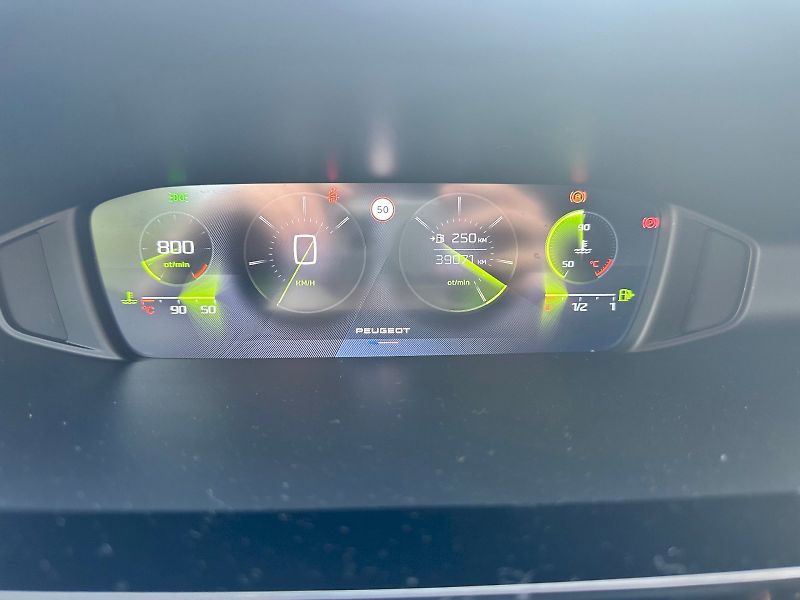Peugeot 308 (2022) ALLURE PACK 1.2 PureTech 130 S - fotka 14 z 27