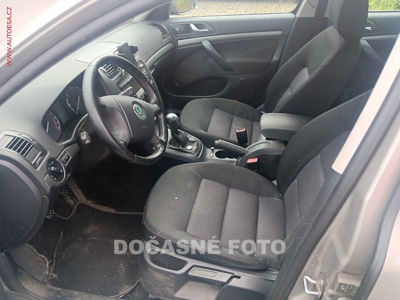 Škoda Octavia (2009) 1.9TDi, ČR - fotka 3 z 3