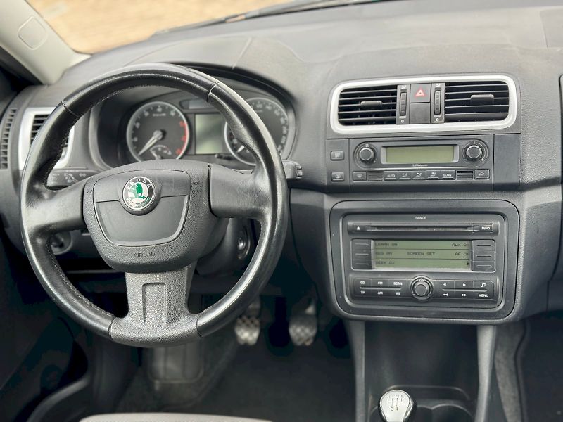 Škoda Fabia (2009) Elegance Edition Combi 1.4 MPI - fotka 5 z 24
