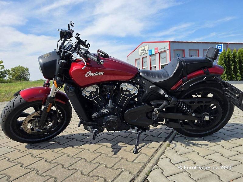 Indian (2018) Scout Bobber - fotka 14 z 20