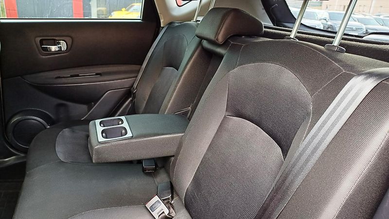 Nissan Qashqai QASHQAI 1.6 86kW-1.maj-ČR-TOP - fotka 18 z 25