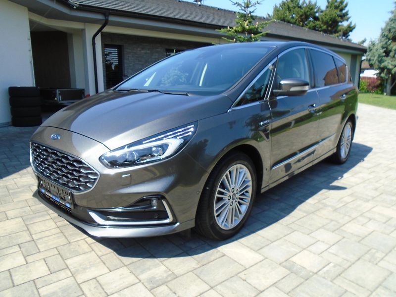 Ford S-MAX 2.0 EcoBlue 140kW 8AT Vignale - fotka 2 z 49