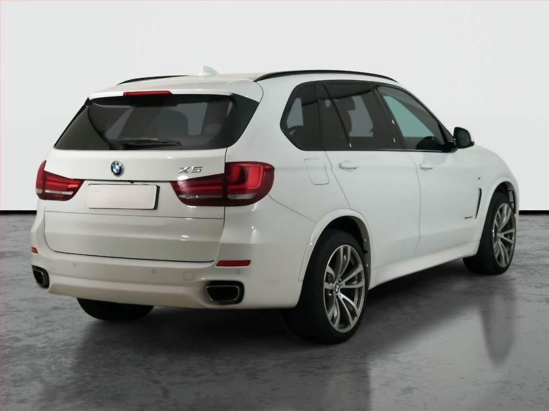 BMW X5 (2018) M Paket xDrive40d - fotka 5 z 14