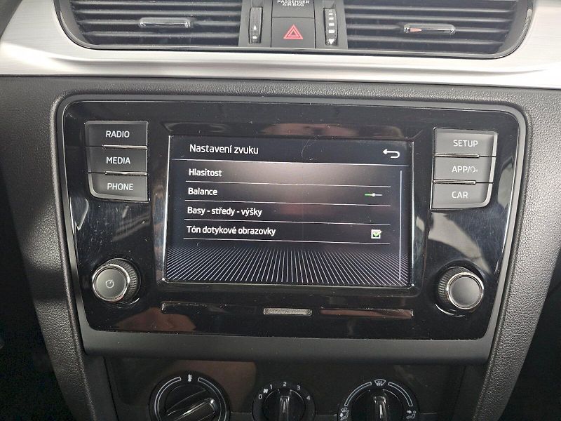 Škoda Rapid (2019) 1.0TSI 81kW Ambition Plus - fotka 16 z 28