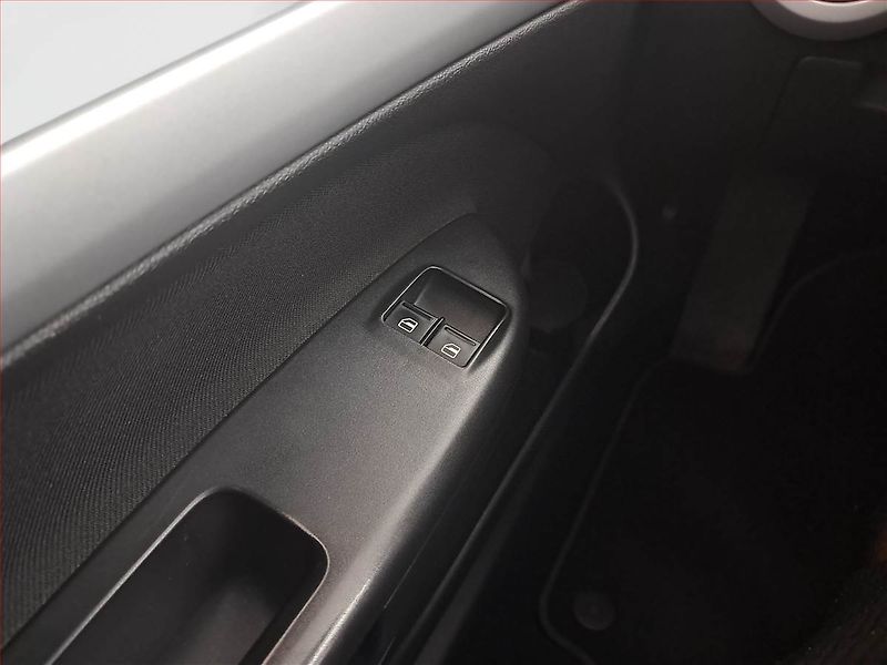 Škoda Octavia (2010) Ambiente Plus 1.2 TSI - fotka 14 z 14