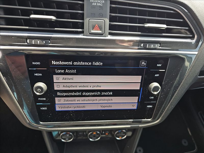 Volkswagen Tiguan Allspace 2,0 TDi R LINE DSG  4X4 NAVI - fotka 26 z 45