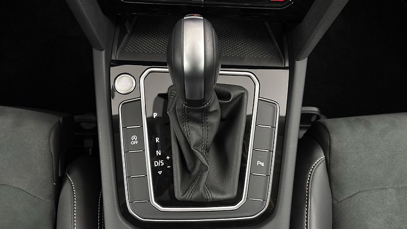 Volkswagen Passat 2.0 TDI DSG Elegance Variant - fotka 23 z 26