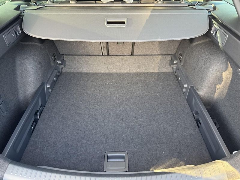 Cupra Leon (2026) 1.5eTSI 110kW DSG - fotka 6 z 12