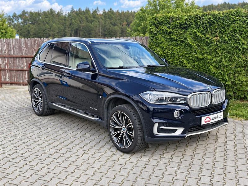 BMW X5 40e Xdrive LED HUD PANO TZ - fotka 8 z 42