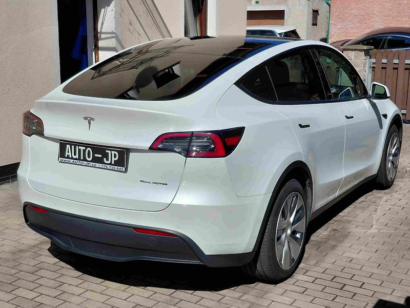 Tesla Model Y AWD Long Range  ACC  LED  NAVI - fotka 3 z 10