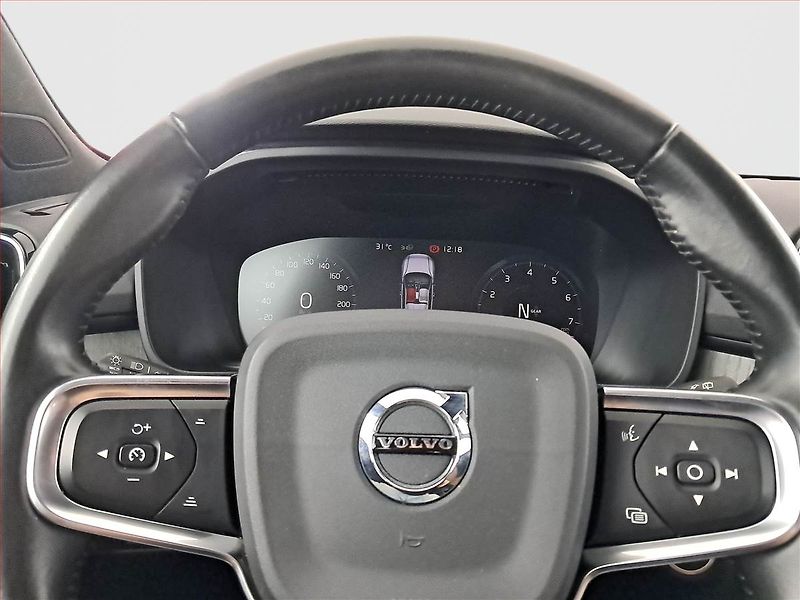 Volvo XC40 (2020) T3, Serv.kniha, Kůže, Navi - fotka 17 z 17
