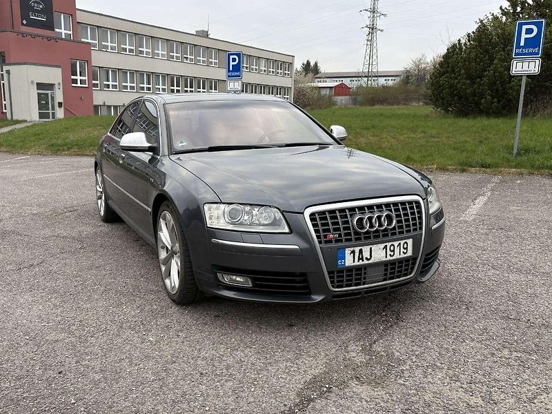 Audi S8 (2008) Audi S8, 5.2V10 331kW - fotka 3 z 21