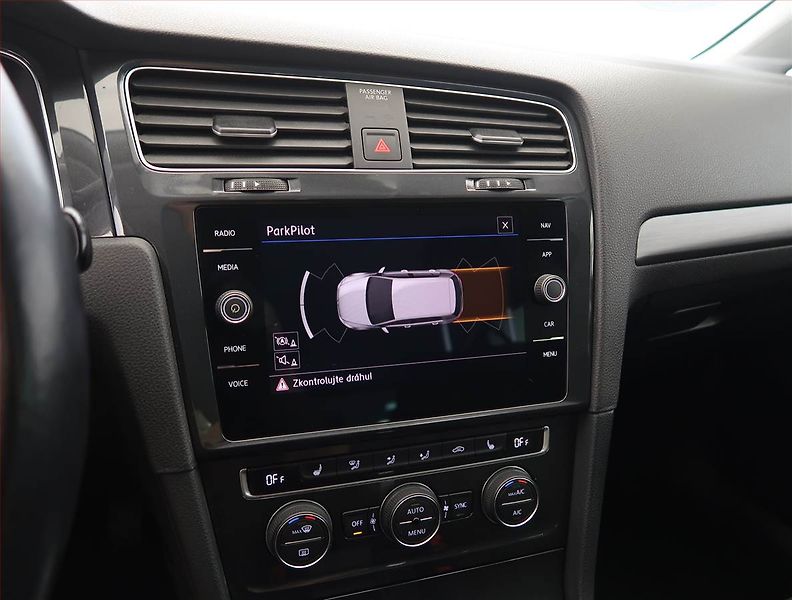 Volkswagen Golf (2020) 32 kWh - 37 Ah, SoH 90% - fotka 19 z 26