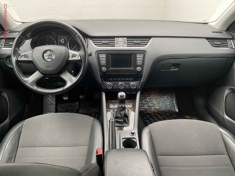 Škoda Octavia (2014) 1.6 TDi, Elegance, STK6/28 - fotka 8 z 19