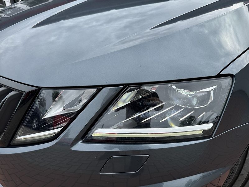 Škoda Octavia (2018) RS 2.0 TDi DSG ACC LED 135kW - fotka 35 z 50