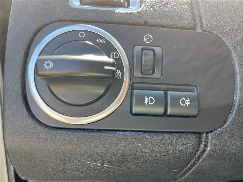 Land Rover Discovery 3,0 SDV6 7.MÍST 4x4 ROZVODY - fotka 29 z 44