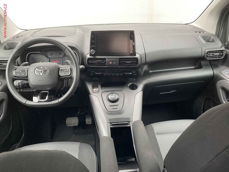 Toyota ProAce City Verso (2023) 1.5D-4D, 1.maj,ČR, Family - fotka 8 z 14