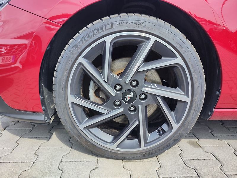 Hyundai i30 1.5 T-GDI/117kW N-Line DCT - fotka 30 z 32