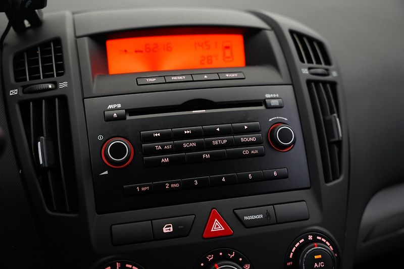 Kia Ceed - fotka 19 z 23