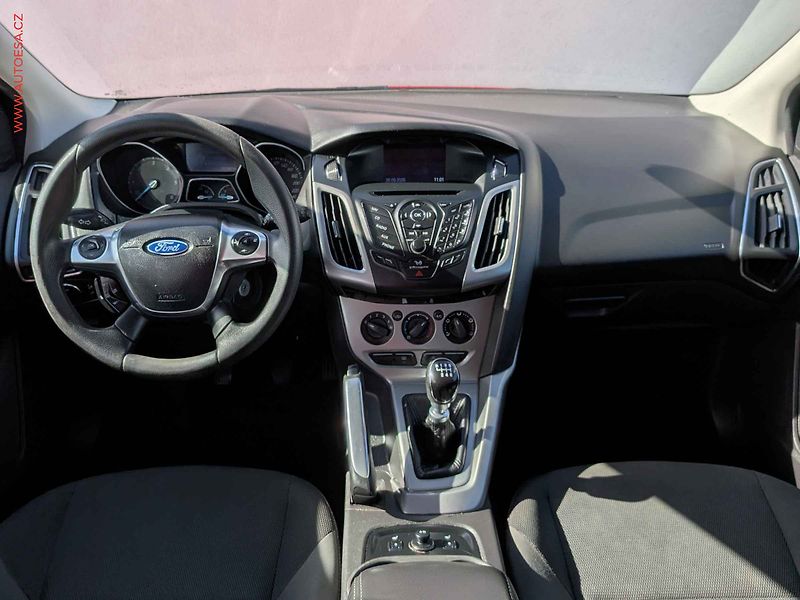 Ford Focus (2013) 1.6TDCi, 2.maj, AC, tempo - fotka 8 z 14