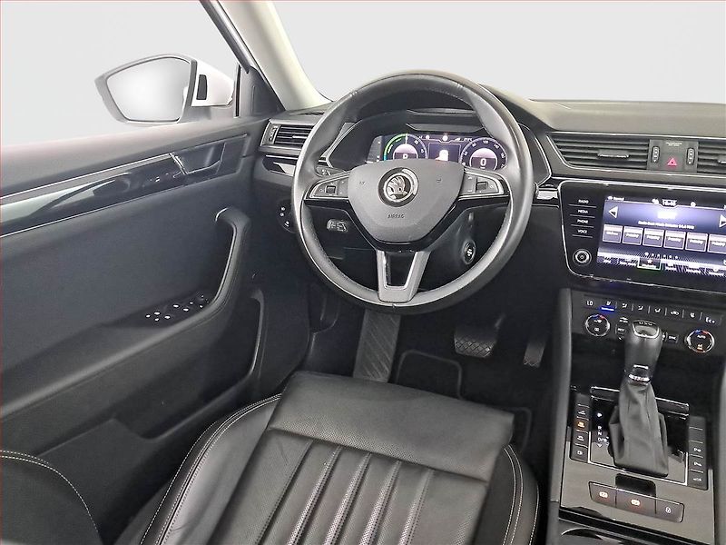 Škoda Superb (2020) Laurin&Klement iV 1.4 TSI PHEV - fotka 7 z 24