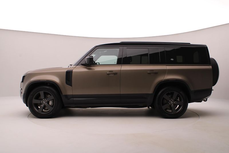 Land Rover Defender 130 D300 SE AWD AUT CZ - fotka 9 z 58