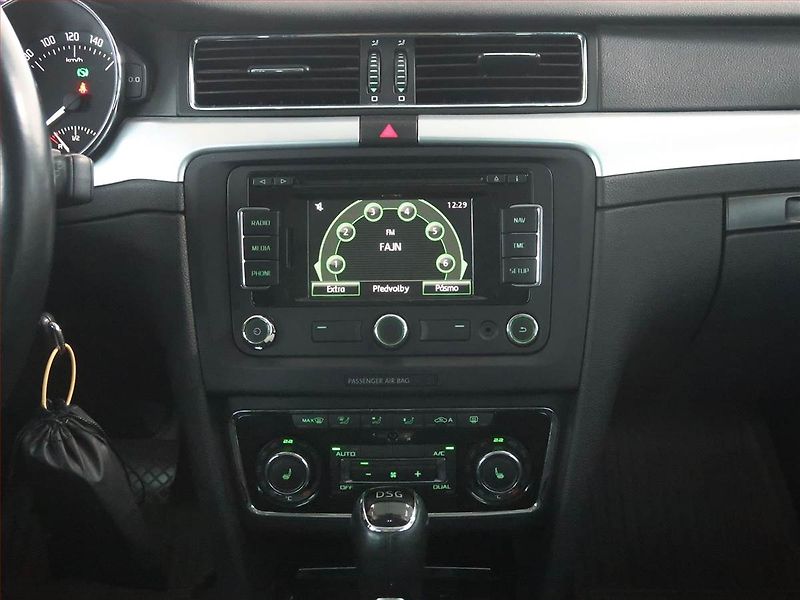 Škoda Superb (2014) 2.0 TDI, Automat, Kůže, Navi - fotka 12 z 15