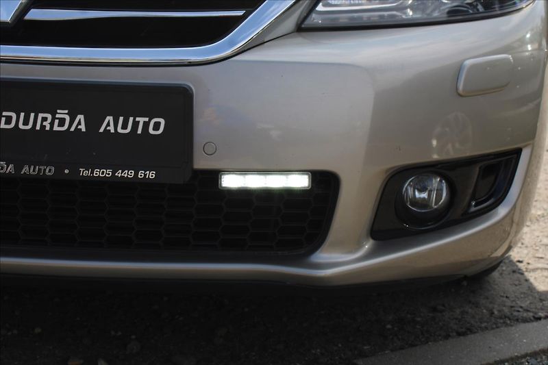 Renault Latitude 2,0 dCi  NOVÉ V ČR,AUTOMAT - fotka 28 z 30