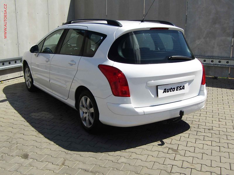 Peugeot 308 (2013) 1.6 HDi, ČR, AC, temp, tažné - fotka 6 z 17