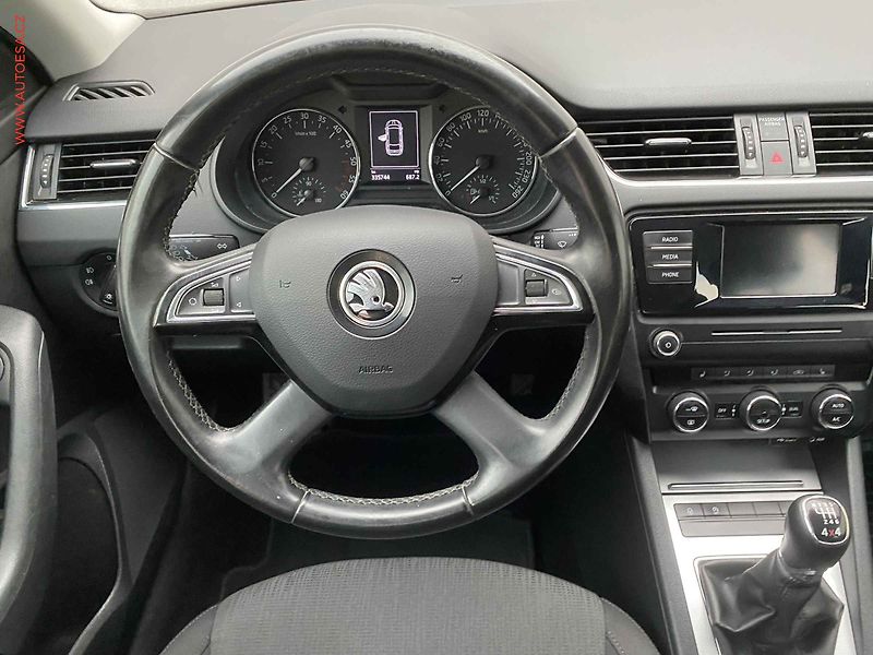 Škoda Octavia (2015) 2.0 TDi 4x4, Elegance - fotka 11 z 17