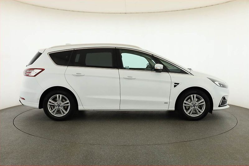 Ford S-MAX (2020) 2.0 EcoBlue - fotka 6 z 22