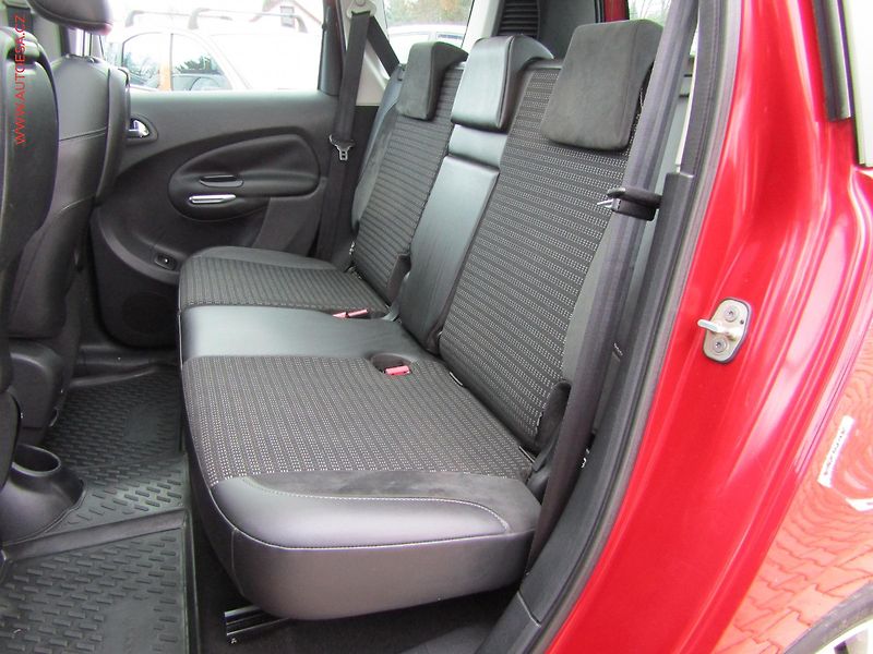 Citroën C3 Picasso (2009) 1.6 VTi, Exclusive, panor - fotka 10 z 16