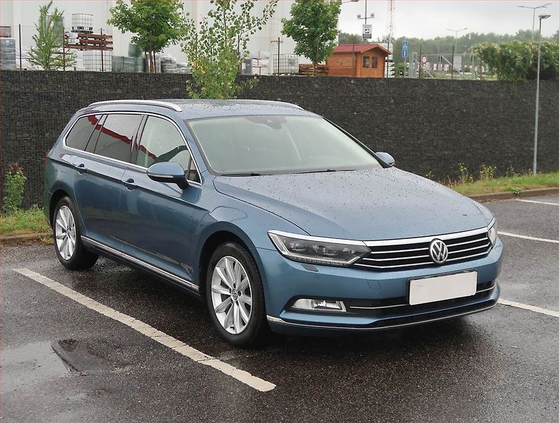 Volkswagen Passat (2018) 2.0 TDI, Automat, Serv.kniha - fotka 1 z 20