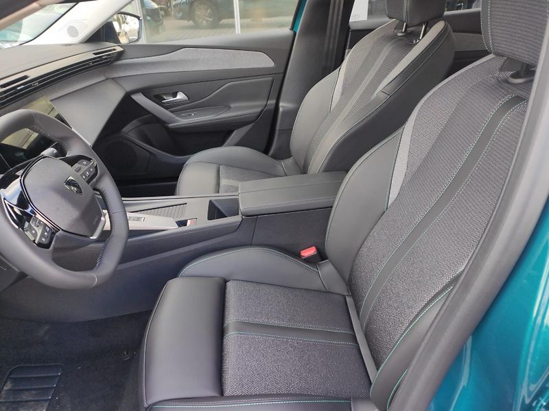 Peugeot 408 (2026) ALLURE Hybrid 145k  4 kamery - fotka 24 z 28
