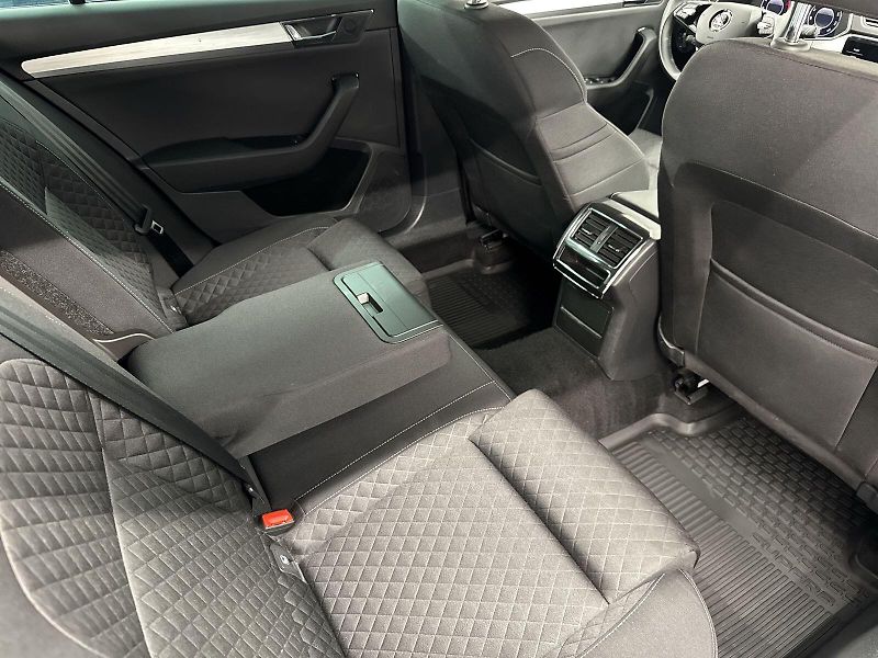 Škoda Superb (2021) Combi 2.0 TDI DSG Ambition - fotka 10 z 31