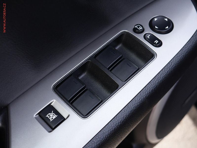 Mazda 6 (2009) 2.0 i, 2.maj, AC, bixenon - fotka 15 z 17