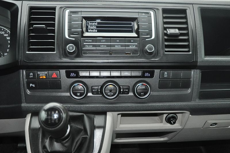 Volkswagen Caravelle 2.0TDi 110kW LONG 4x4 - fotka 12 z 19