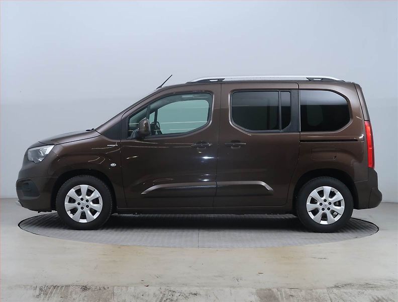 Opel Combo (2019) 1.2 Turbo, 5Míst, ČR - fotka 3 z 15