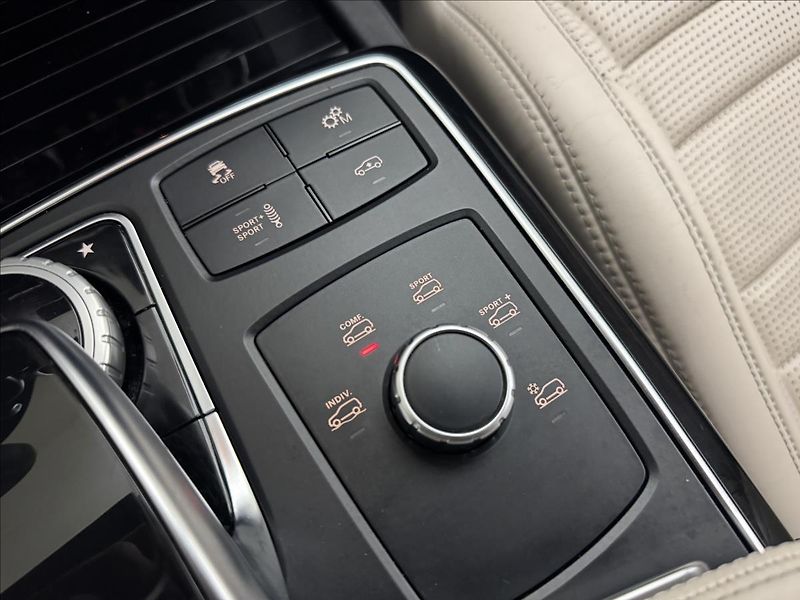 Mercedes-Benz GLS 5,5 63AMG DESIGNO NZTOP PANO - fotka 32 z 61