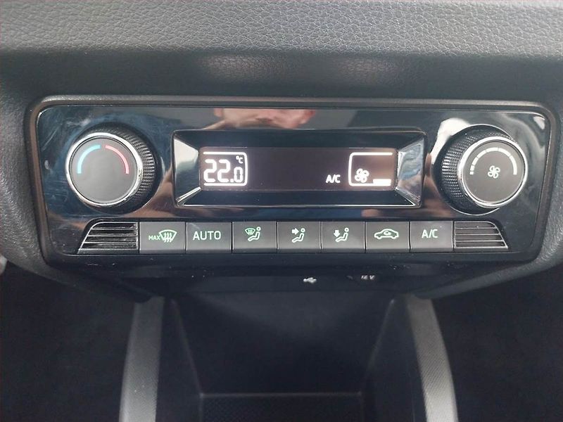 Škoda Fabia (2019) Style 1.0 TSI, Tempomat - fotka 16 z 16