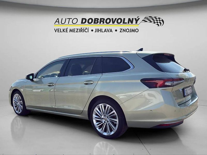 Škoda Superb Combi L&K 2,0 TDI 110kW DSG7/. - fotka 4 z 24