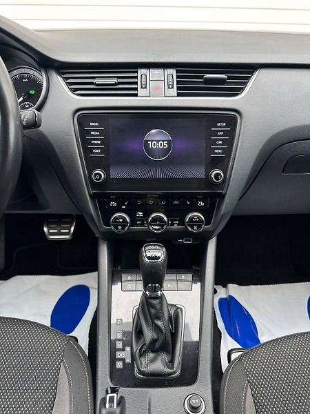Škoda Octavia (2018) III FL SCOUT 2.0 TDI 135kW 4x4 - fotka 15 z 34