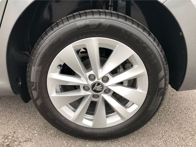 Škoda Scala 1.0 TSi SELECTION - fotka 14 z 30
