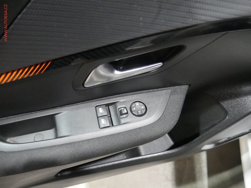 Peugeot 208 (2020) 1.2PT, Business, AT, LED - fotka 11 z 18