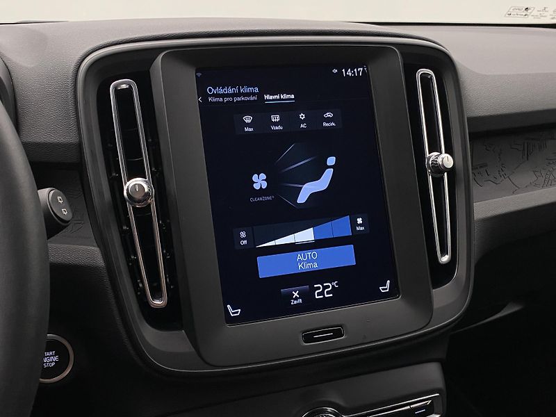 Volvo XC40 T2 ESSENTIAL  - fotka 33 z 37