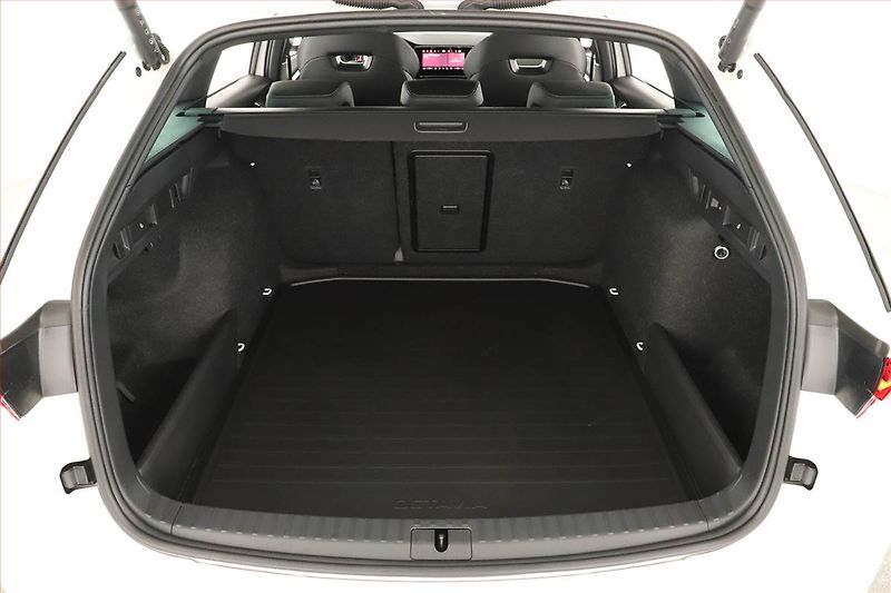 Škoda Octavia (2025) 1.5 eTSI mHEV, Sportline - fotka 19 z 21