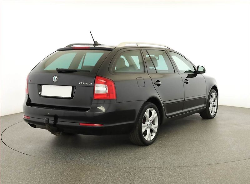Škoda Octavia (2012) Elegance 1.8 TSI, Automat - fotka 5 z 14