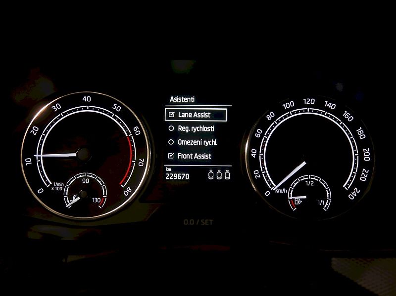 Škoda Kamiq (2023) AMBITION 1.5TSI 110KW - fotka 25 z 29