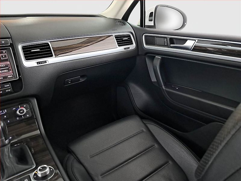 Volkswagen Touareg (2014) 3.0 TDI, 4X4, Automat - fotka 8 z 25